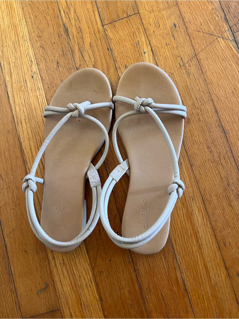 Universal Thread Women's Knot-Strap Sandals in Light Tan and Cream